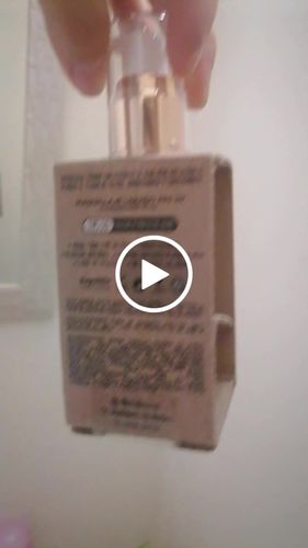 Customer video review of Maquillaje Líquido CM05