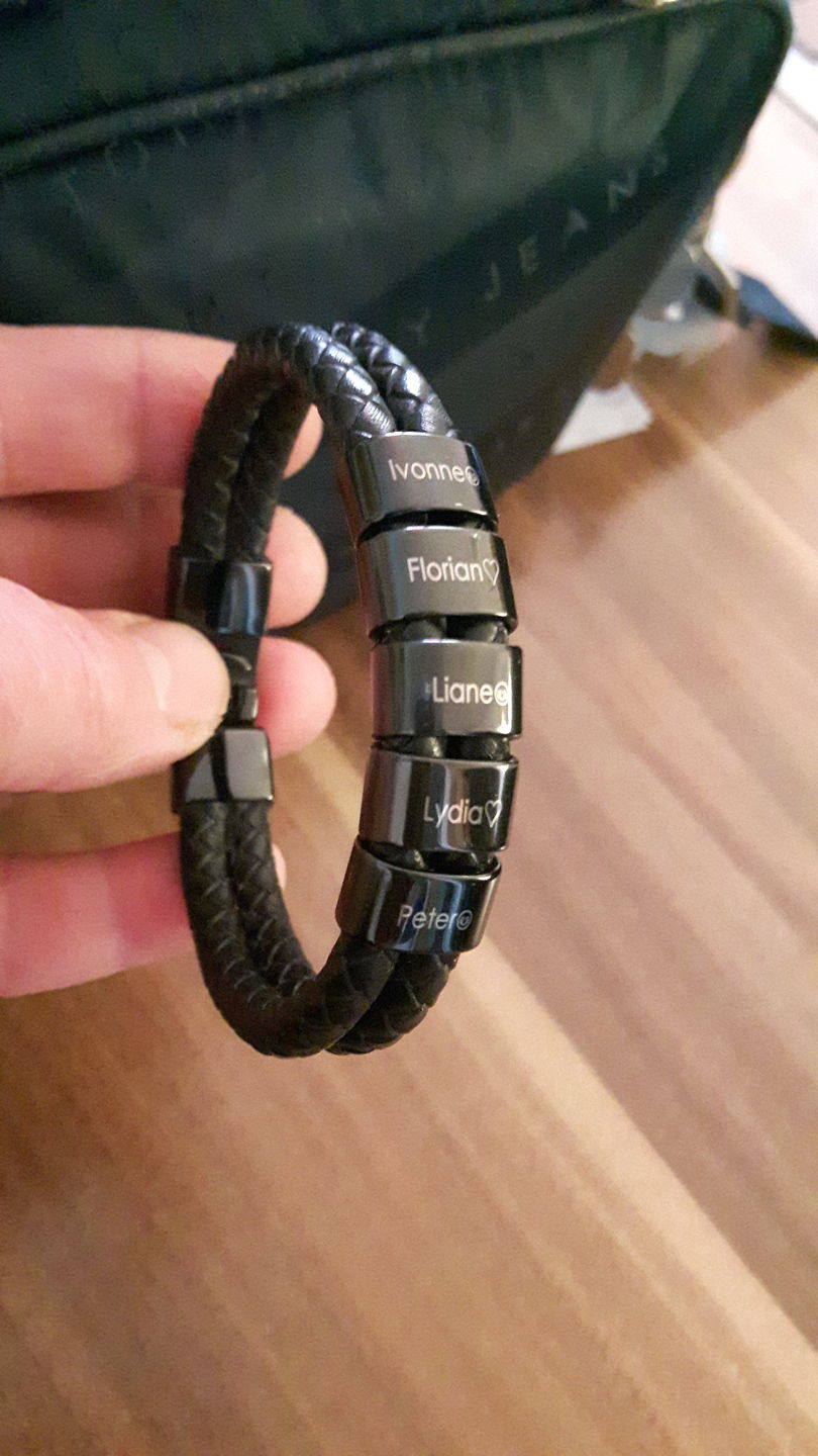 Customer photo review of LOANYA Herrenarmband mit gravierten Beads