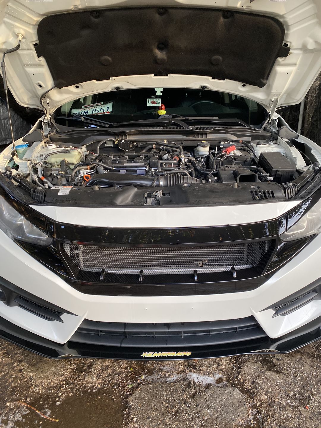 Customer photo review of Sports Grille w/ Steel Mesh - Glossy Black for 16-21 Honda Civic Sedan/Hatchback/FK8