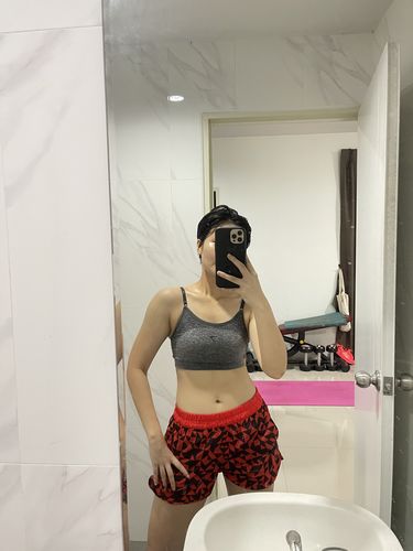 Customer photo review of Gymshark | Flex Strappy Sports Bra - Charcoal Grey Marl