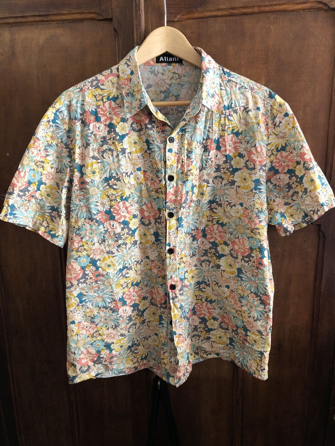Customer photo review of Men's Floral Cotton Casual Button Up Short Sleeve Shirt