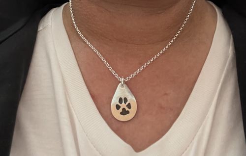 Customer photo review of Paw print necklace - fine belcher chain