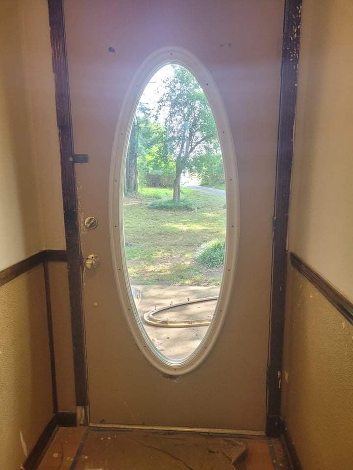 Customer photo review of Clear Oval Glass and Frame Kit (Large Oval 20.5" x 56.4" Glass Size)