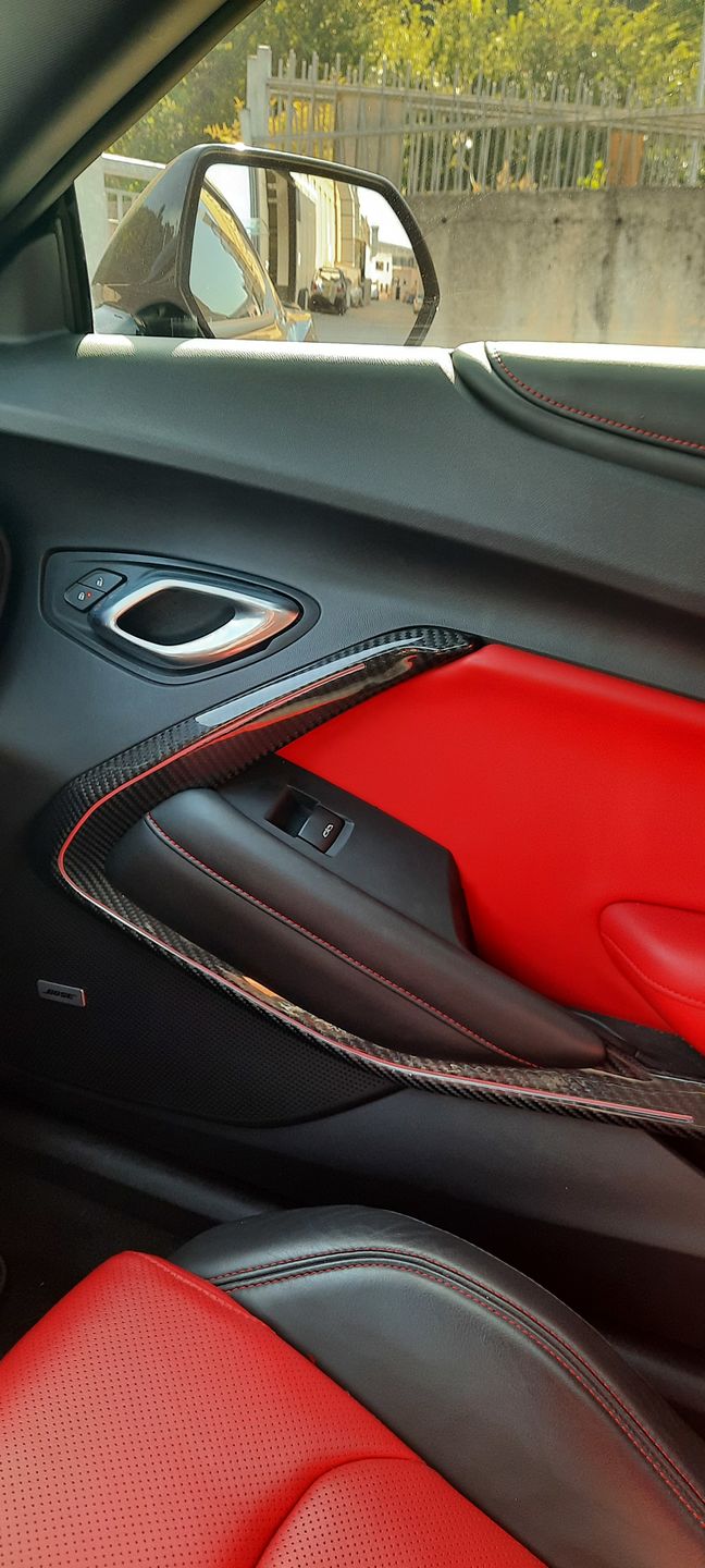 Customer photo review of Customizable Carbon Fiber Automatic Shifter Knob for 2016-2021 Chevy Camaro