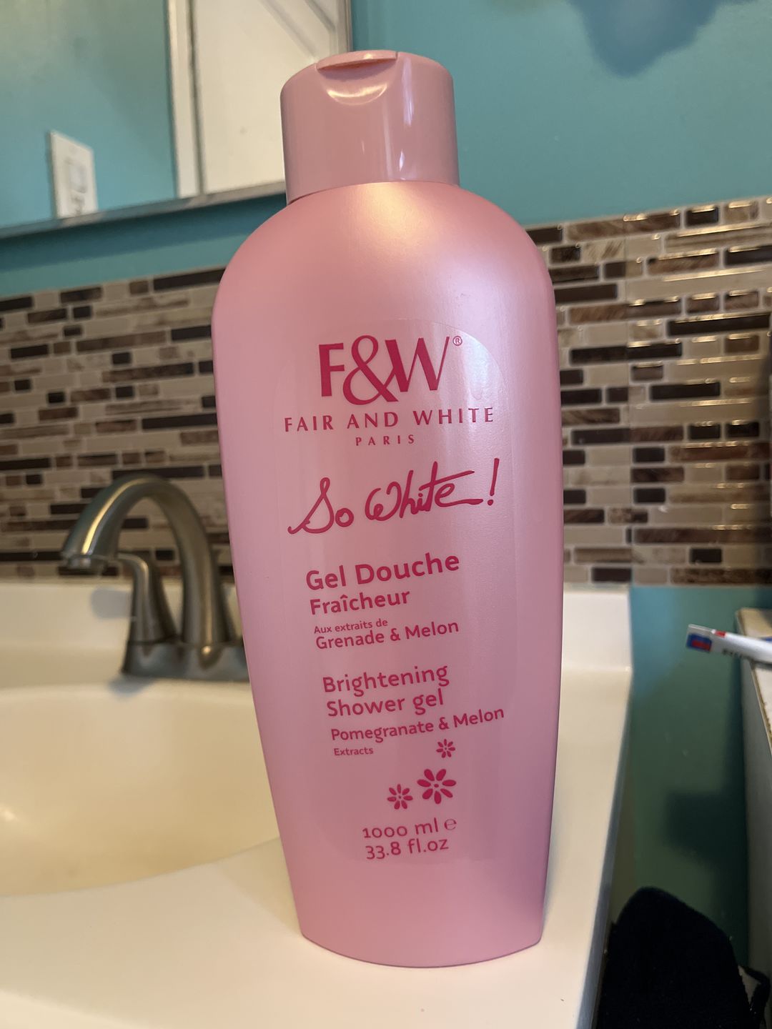 Customer photo review of Fair and White So White! Exfoliating Shower Tonic Scrub 940ml / 31.78 fl oz