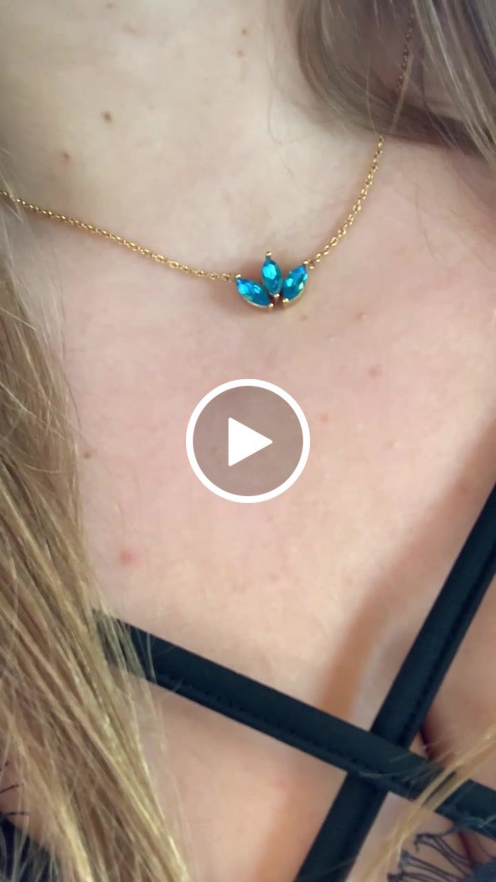 Customer video review of Lotus Halskette | 18K vergoldet