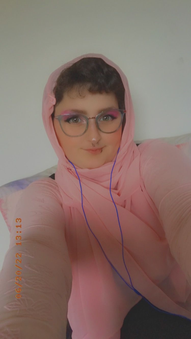 Customer photo review of Luxury Rose Hijab Box