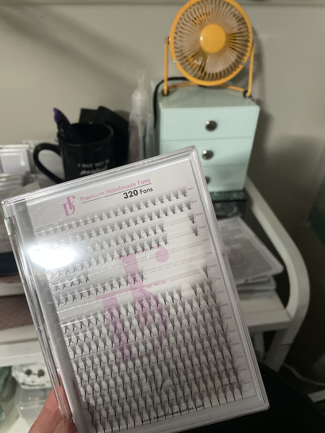 Customer photo review of 8D Pointy Base Premade Volume Fans