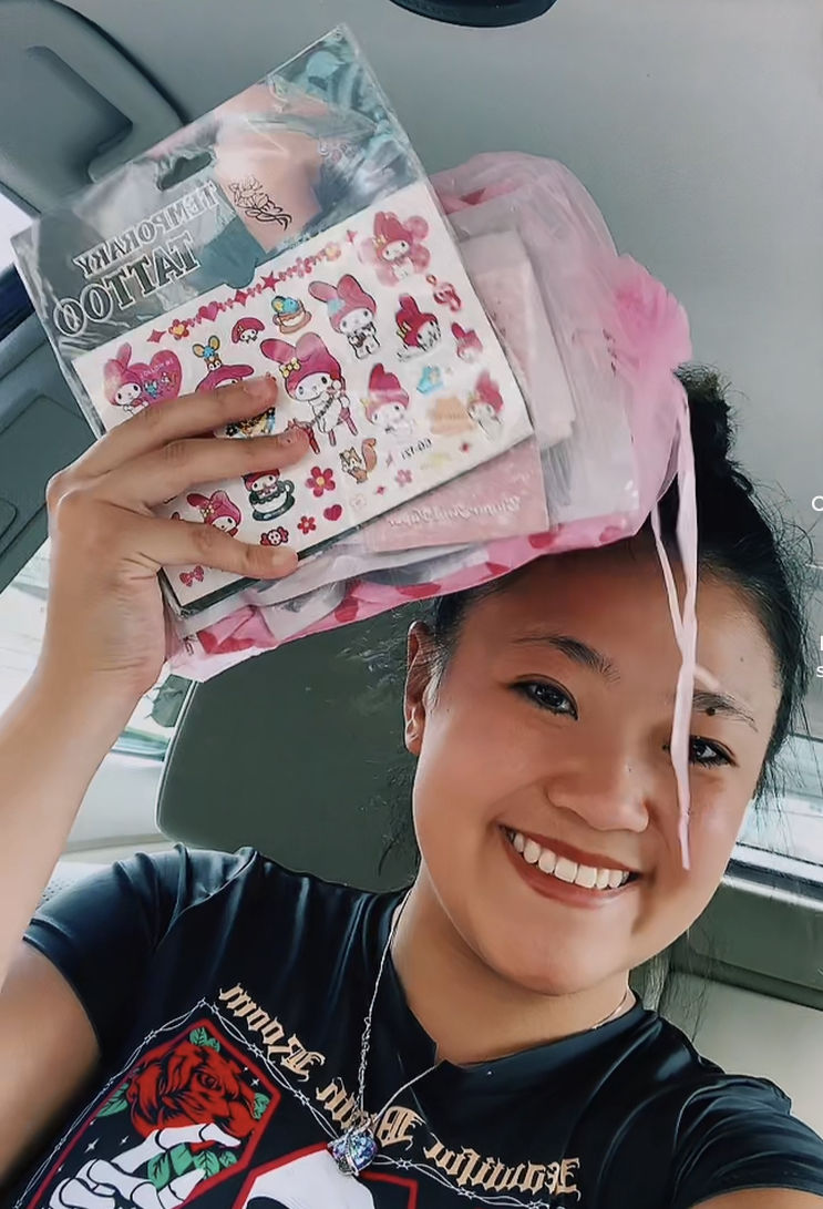 Customer photo review of 🦄 Angel Bag - Random Cute Items 🔮