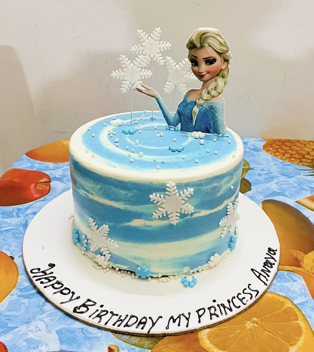 Customer photo review of Frozen Magical Cake