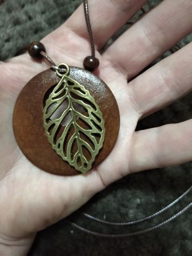 Customer photo review of Amulett-Halskette Blatt des Waldes