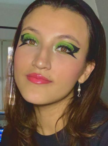 Customer photo review of Magnificent Colored Contact Lenses