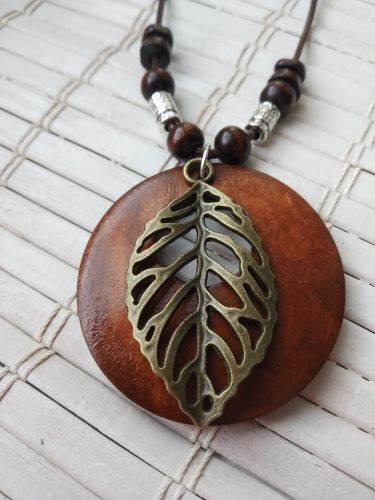 Customer photo review of Amulett-Halskette Blatt des Waldes