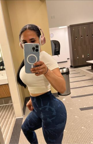 Customer photo review of Ivory Seamless Crop Top