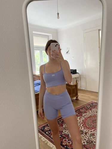 Customer photo review of The Crop Tank / Violet