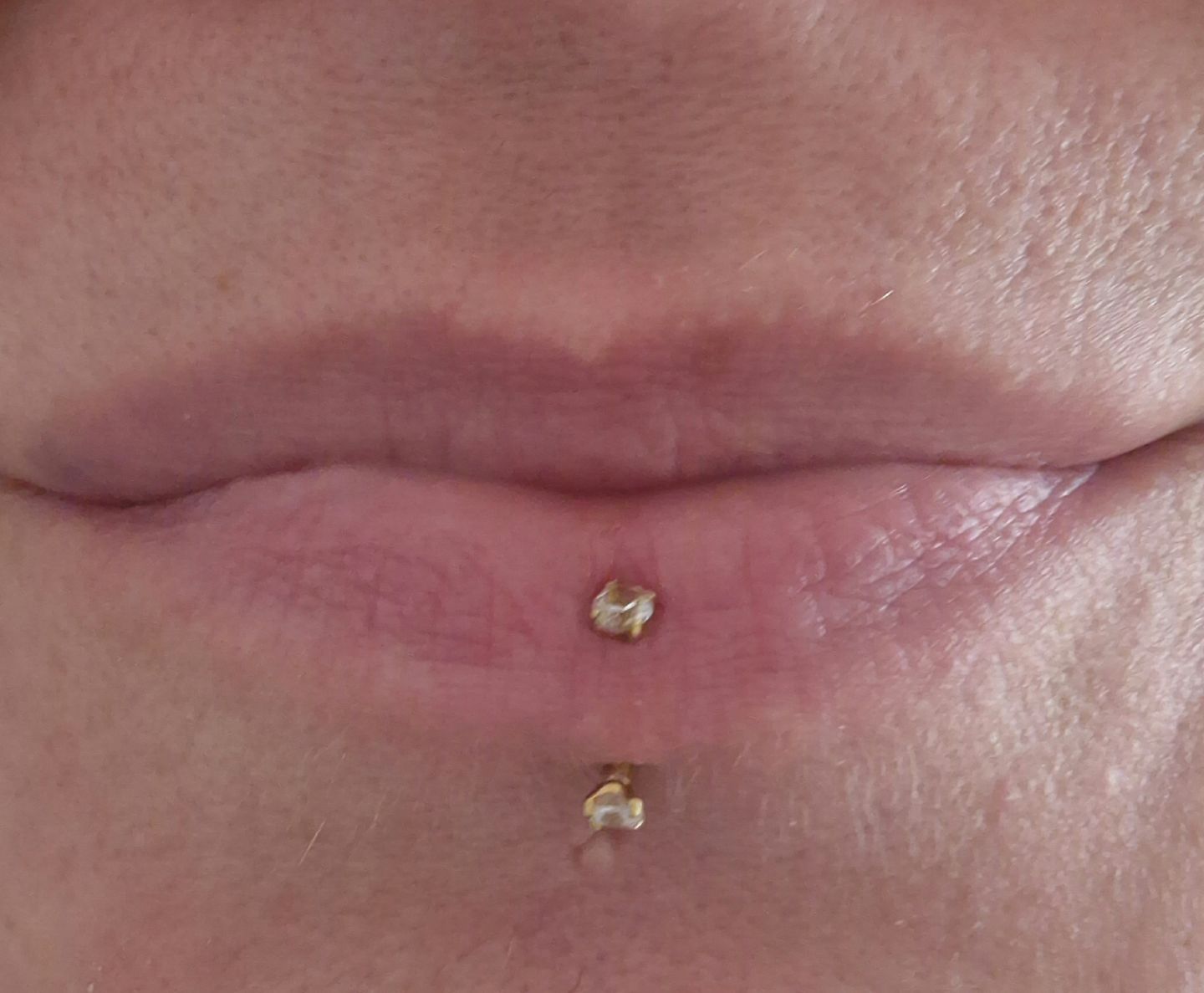 Customer photo review of Crystal Curved Barbell