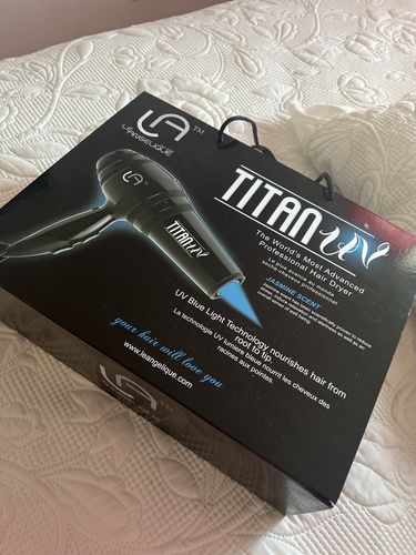 Customer photo review of Blow Dryer Titan Ultraviolet 2000