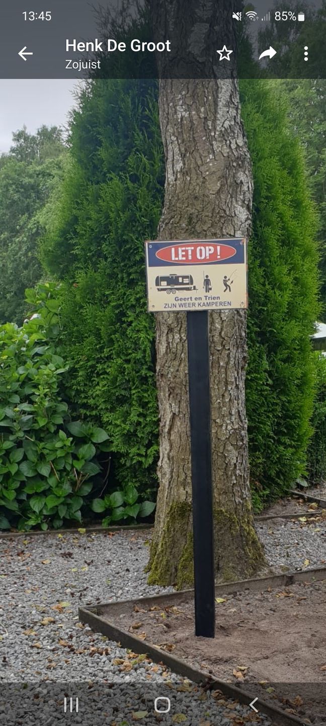 Customer photo review of Let op, ze kamperen weer - Outdoor-Deurbord