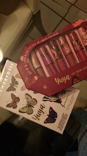 Customer photo review of Labiales Velvet - Edición Limitada