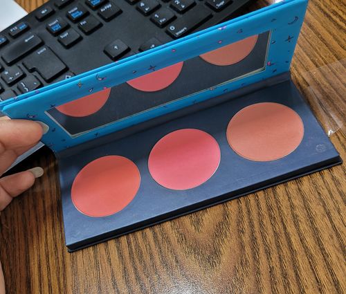 Customer photo review of Rubor 3 Tonos "Me Quiero"