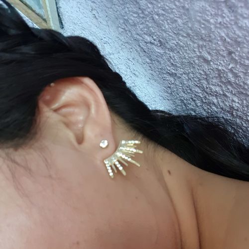 Customer photo review of Aretes Tribales de Zirconias