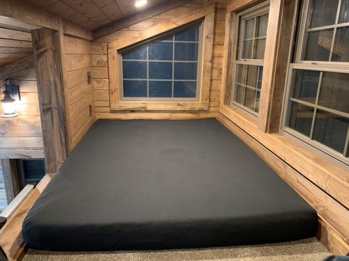 Customer photo review of 4 Way Stretchable Elastic Fitted Bedsheet
