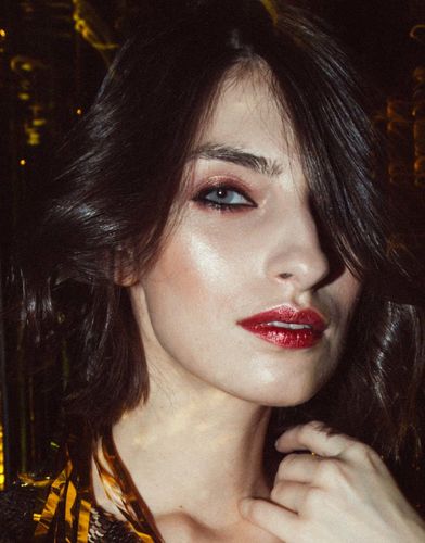 Customer photo review of Aurora Azul Blue Colored Contacts