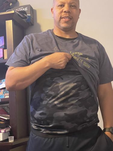 Customer photo review of Men's Heat Trapping T-Shirt