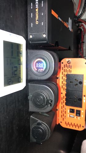 Customer photo review of Dual input 40A In-Vehicle Battery Charger DC iTECHDCDC40 DCDC