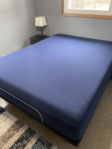Customer photo review of 4 Way Stretchable Elastic Fitted Bedsheet