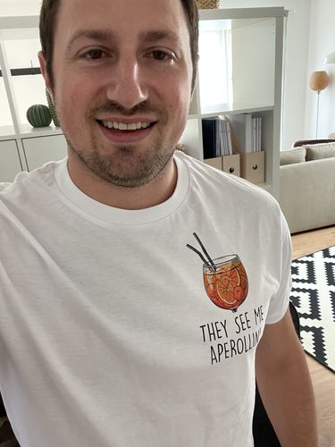 Customer photo review of APEROLLIN' - Premium Shirt Herren