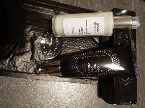 Customer photo review of POMEGRANATE B5 - Nettoyant doux pour le visage