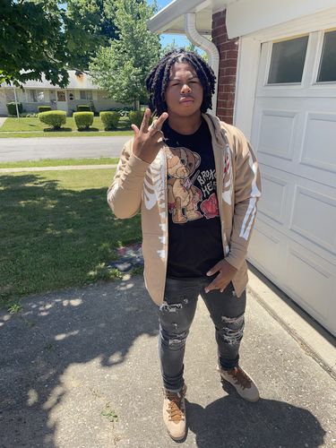 Customer photo review of Broken Heart Unisex T-Shirt Match Travis Scott x Jordan 6