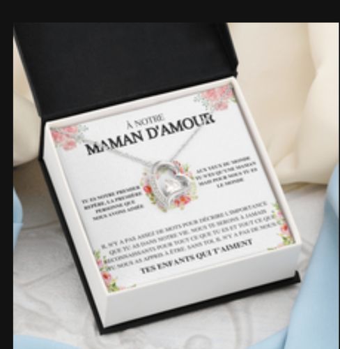 Customer photo review of Collier Amour Éternel - À notre maman d'amour - Tes enfants qui t'aiment