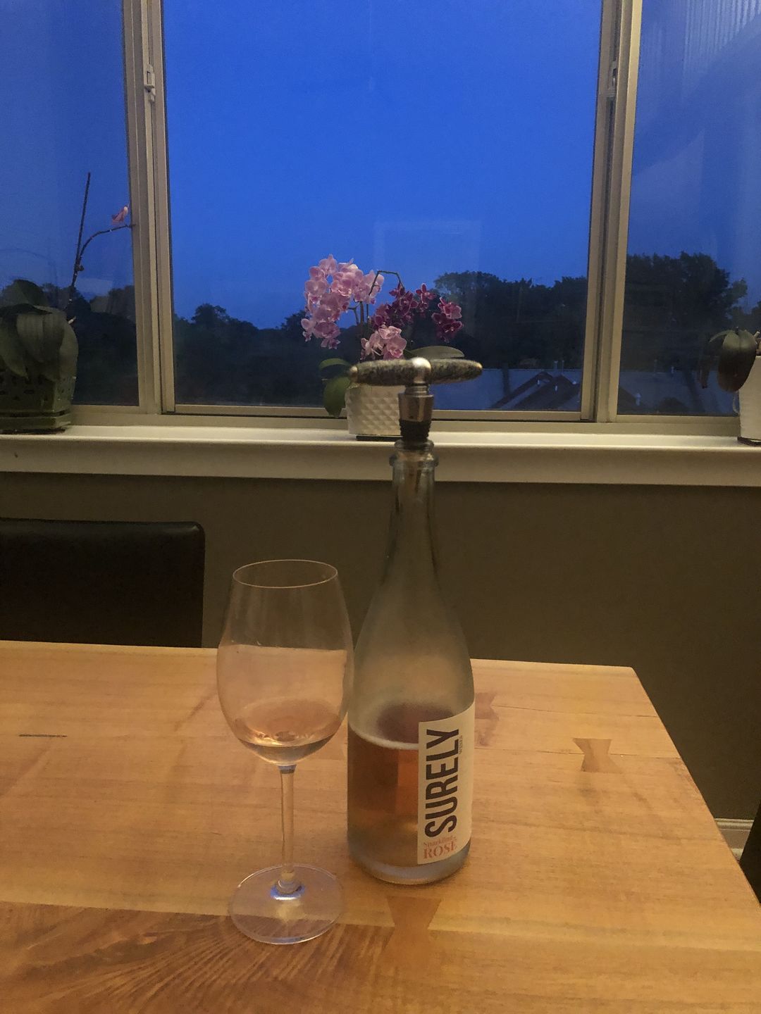 Customer photo review of Non-Alcoholic Sparkling Rosé