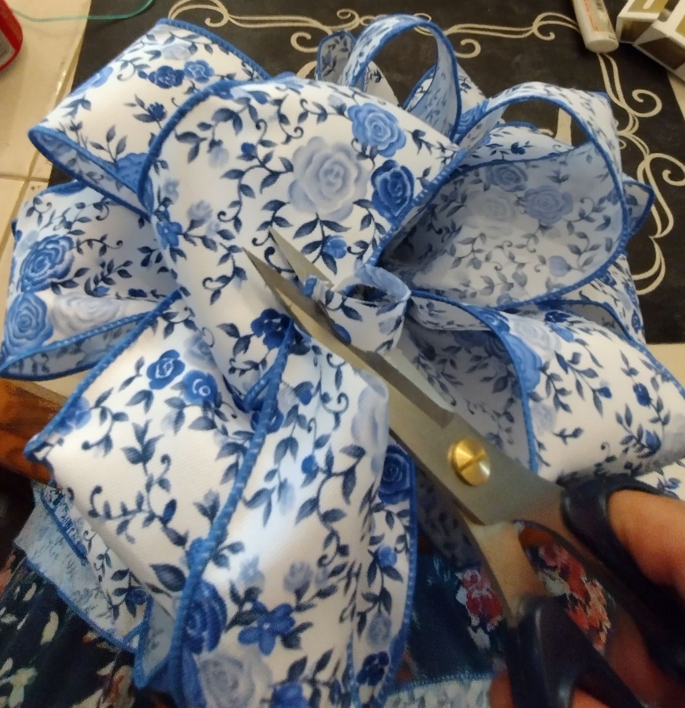 Customer photo review of 7.25"L Scissors Blue Handle MT1043
