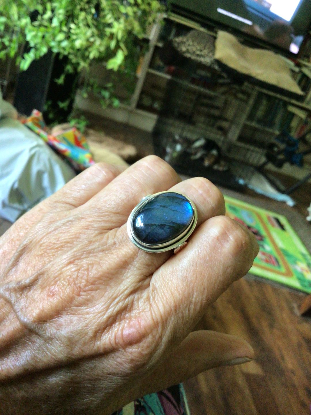 Customer photo review of Labradorite Leaf Ring Sterling Silver