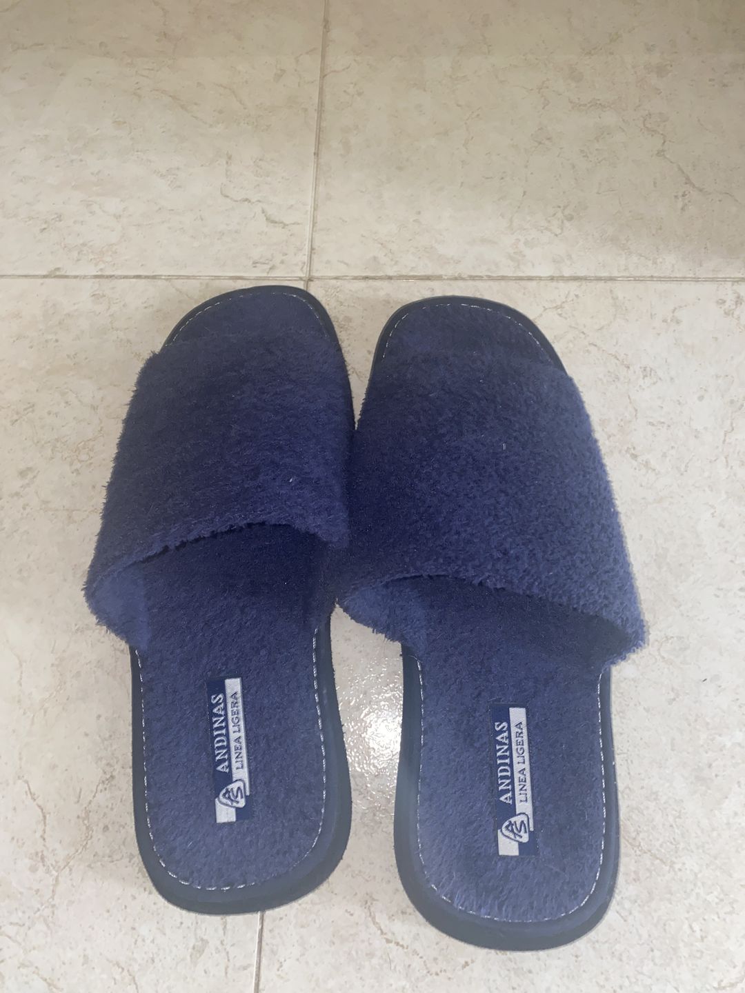 Customer photo review of Chinela de rizo largo puntera abierta de Andinas hombre