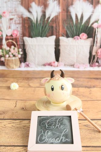 Customer photo review of Kate Summer Boho Barn Door Flowers Backdrop Designed by Emetselch