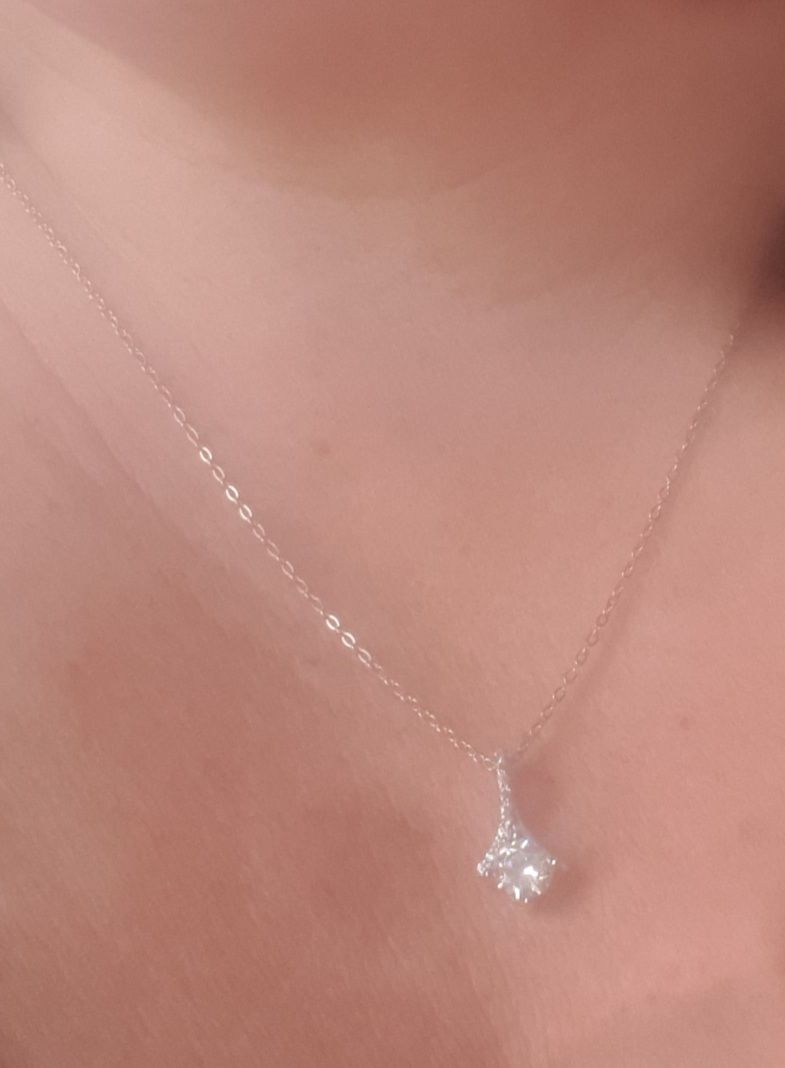 Customer photo review of "TO MY DAUGHTER, LOVE MUM" WHITE GOLD NECKLACE