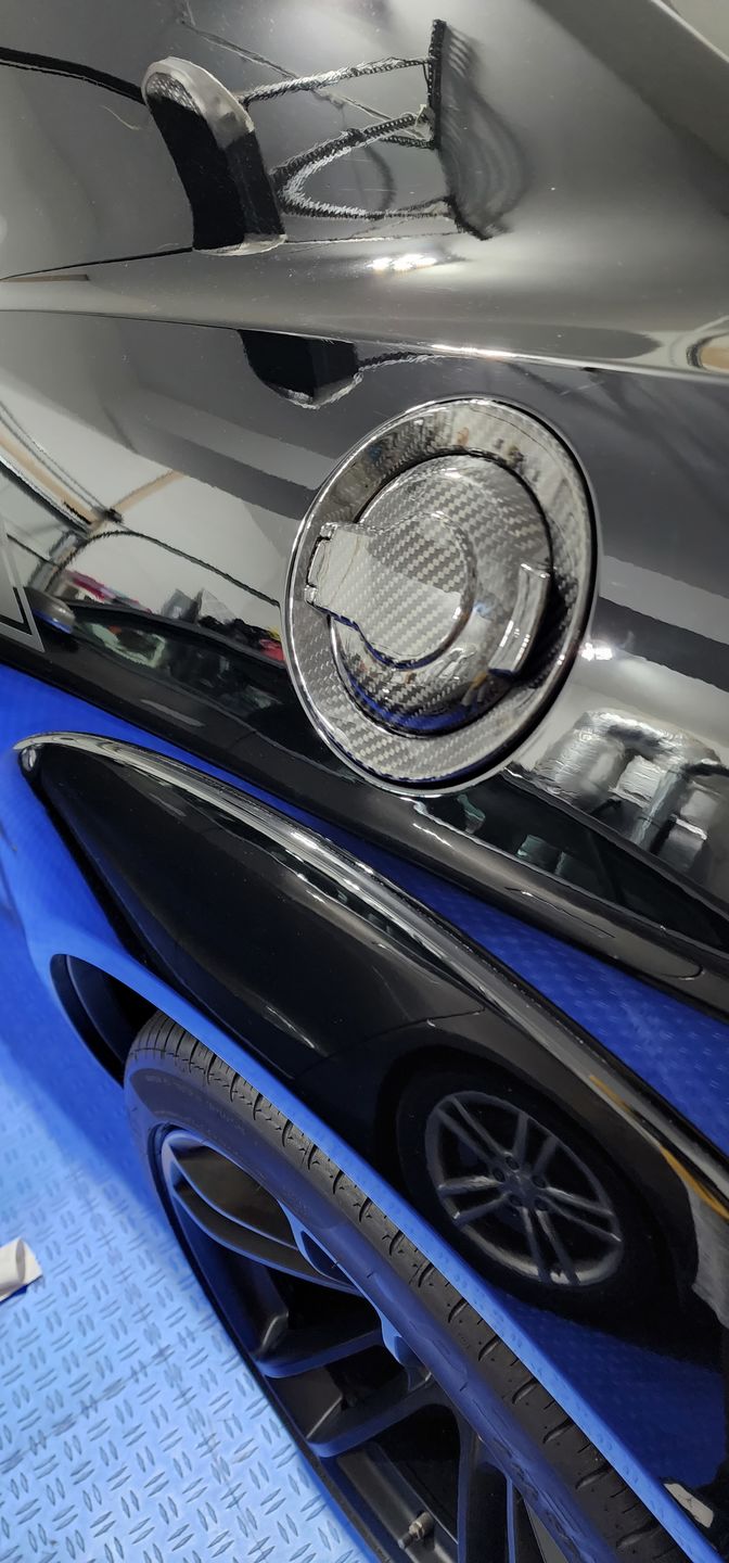 Customer photo review of Real Carbon Fiber Gas Cap Cover for Dodge Challenger 2015-2020