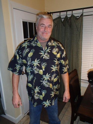 Customer photo review of Men's Pineapple Print Short Sleeve Hawaiian Shirt
