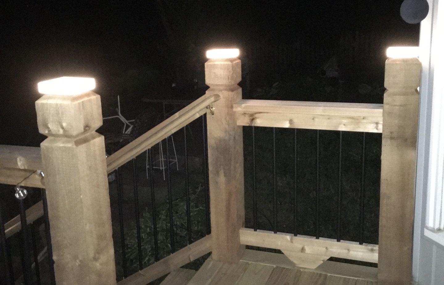 Customer photo review of TSUN 5x5 inch Solar Post Lights Three-Color Switch