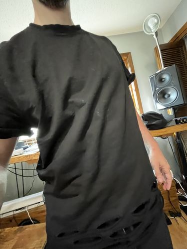 Customer photo review of Ripped Short-sleeved T-shirt