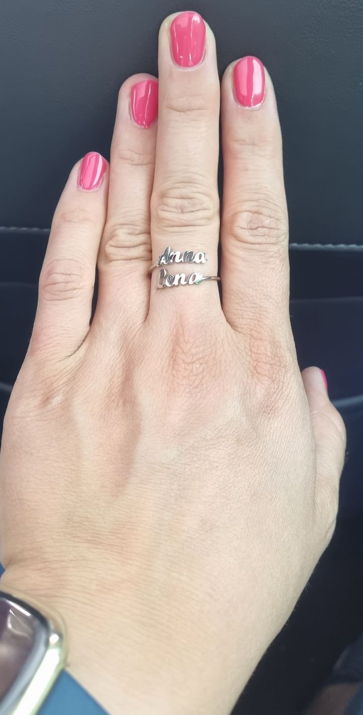 Customer photo review of LOANYA Ring mit zwei personalisierten Namen