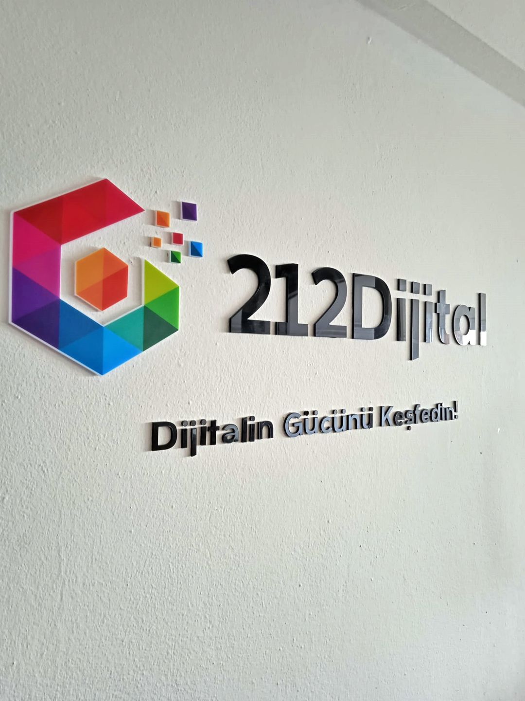 Customer photo review of Duvar Logosu - Yazısı