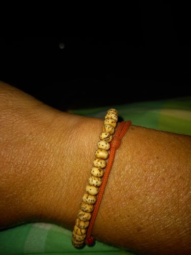 Customer photo review of Bracelet "Mantra amulette" en graines de Bois de bodhi