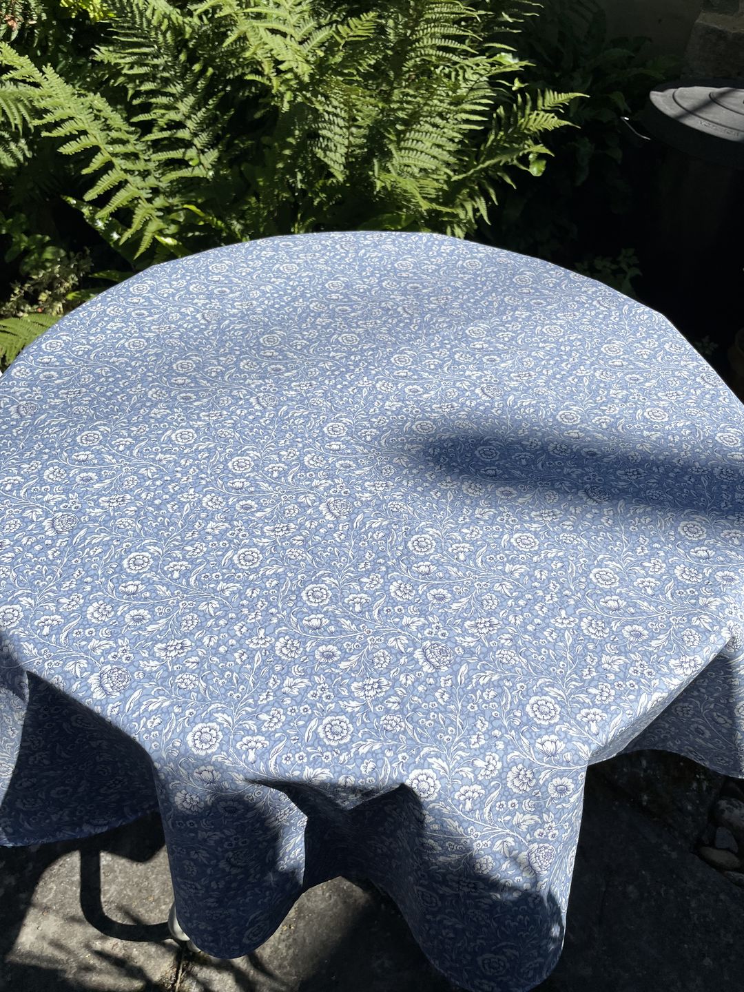 Customer photo review of Tropical Fern Leaves Rose & Hubble Cotton Poplin Fabric