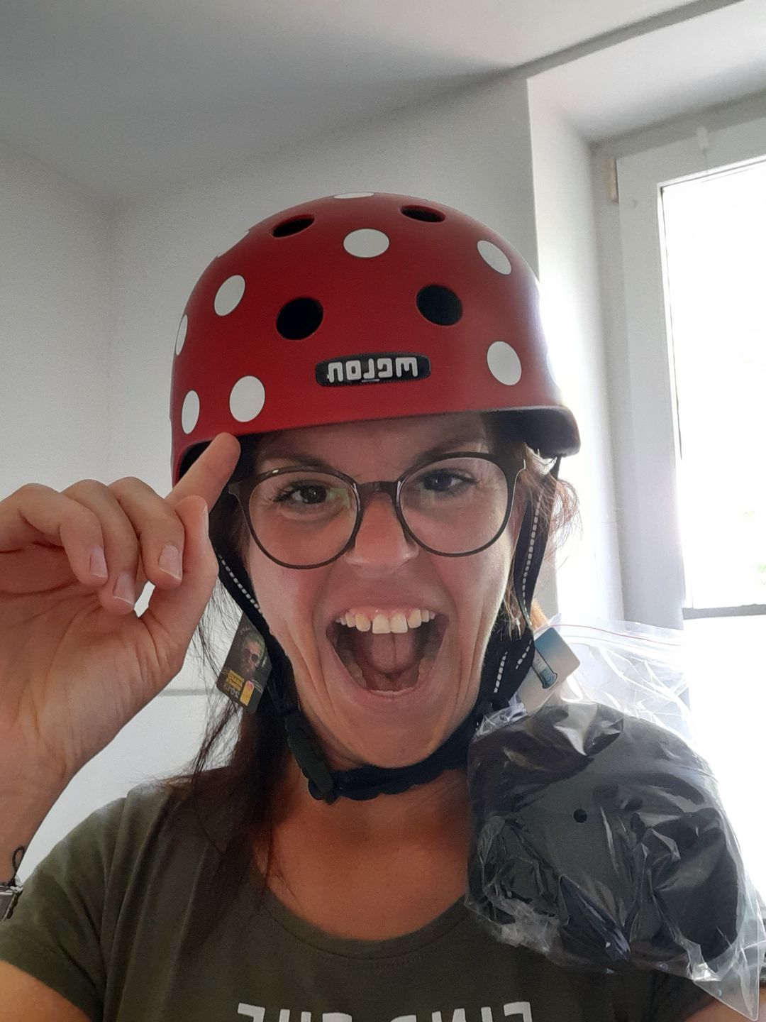 Customer photo review of Melon Bicycle Helmet Urban Active »Dotty White«