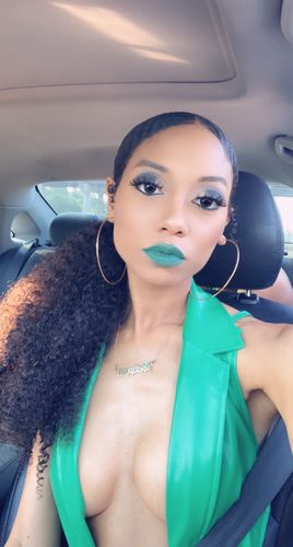 Customer photo review of Solid Color Urban Backless Vest